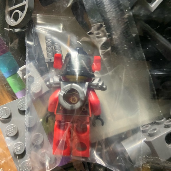 Lego 70728 Ninjago set only first bag opened. Complete. Box very damaged - Picture 8 of 8